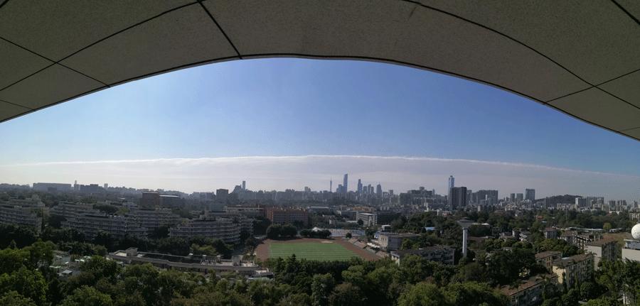 惊艳！广东多地出现“阴阳云”