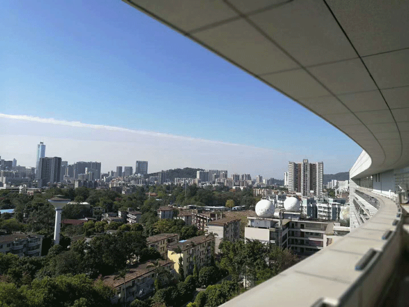 惊艳！广东多地出现“阴阳云”