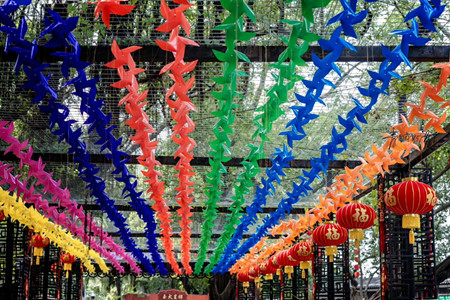 春节前期暖和宜出行 后期转阴雨能见度较差