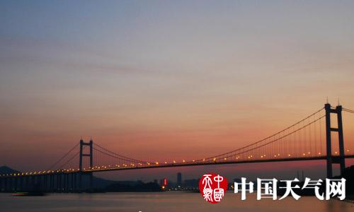 南粤大地春颜已现 冷空气刷入小清新