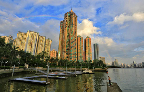 广东多地雨后现蓝天彩虹 你看到了吗？