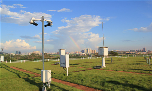 综合消息|雨后彩虹装点开平气象观测场