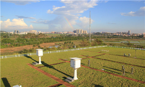 综合消息|雨后彩虹装点开平气象观测场