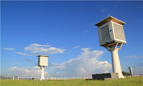综合消息|雨后彩虹装点开平气象观测场