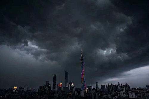 逃不过“5.7暴雨”魔咒的你，未来几天还会被雨淋？！