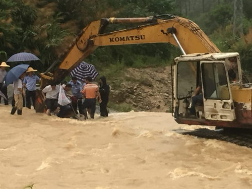综合消息|台风“艾云尼”致广东大雨倾盆 受灾严重